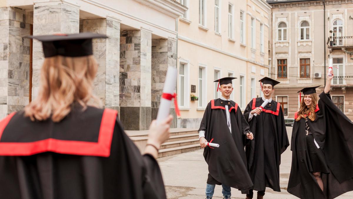 Studenți români în Marea Britanie / Sursă: Freepik