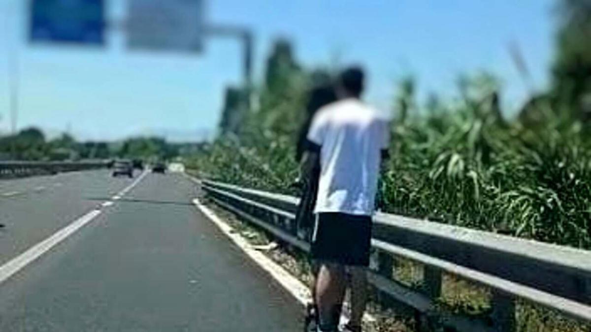 trotineta pe autostrada