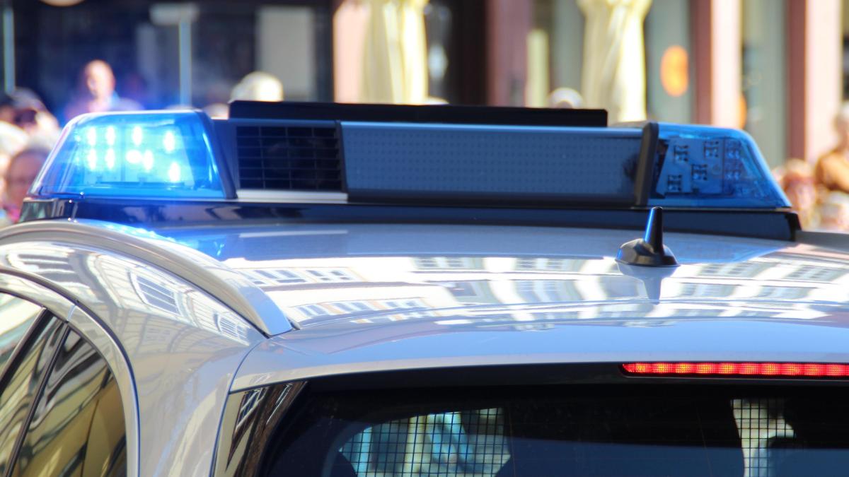 imagine cu masina de politie