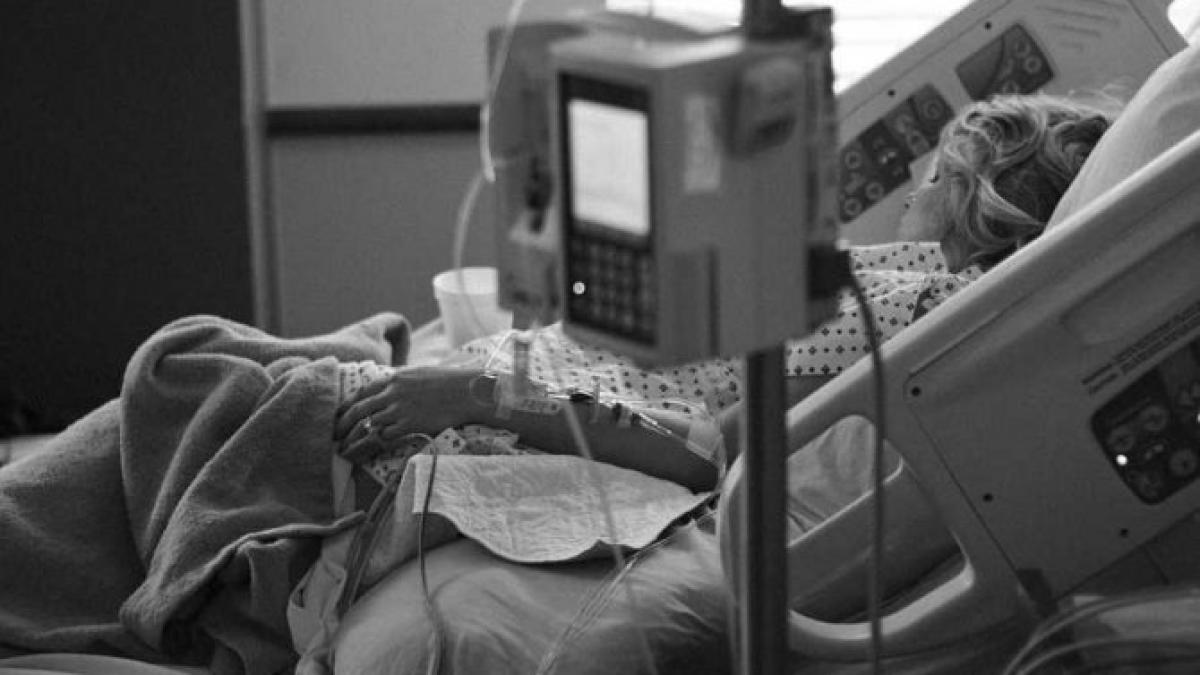 pacient_spital_medic_bolnav_95577800