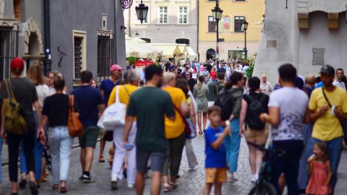 romanii-din-diaspora-intre-experienta-din-strainatate-si-schimbarea-romaniei-flaviu-predescu-nu-inseamna-doar-sarbatori-si-bani-trimisi-acasa-5447829