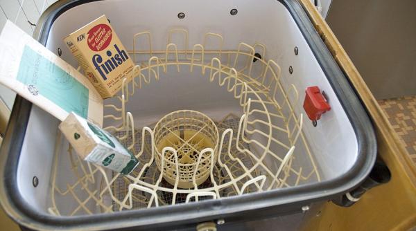 Imagini uimitoare! Casă din Chicago abandonată în 1962, păstrată intactă.