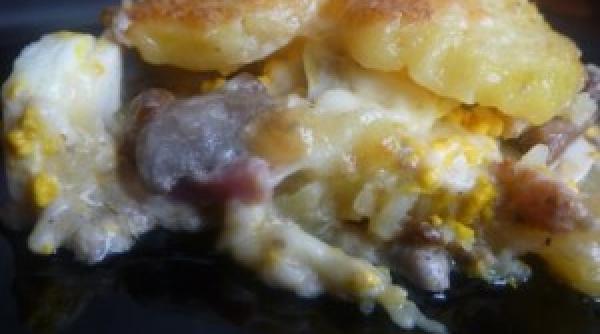 Cartofi la cuptor cu mozzarella și cremă de ciuperci