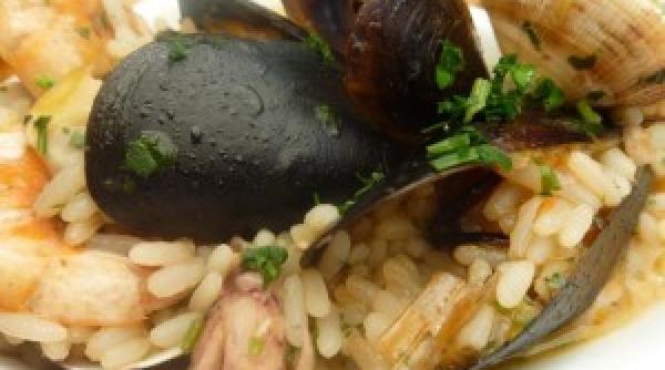 Orez cu fructe de mare