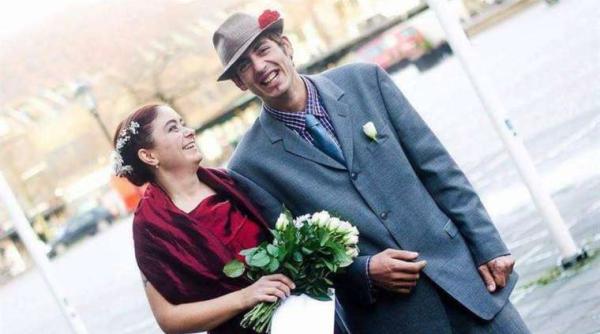 Poveste tulburătoare de iubire! O suedeză s-a îndrăgostit de un cerșetor român