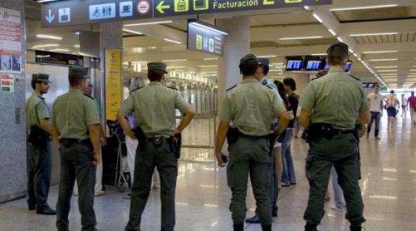 Panică în aer! Un român a vrut să se arunce din avion 