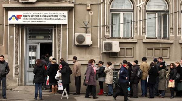 Românii din străinătate, somați să plătească CAS