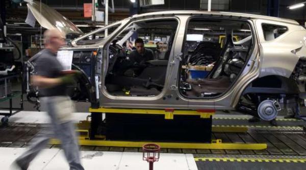 Român detașat la fabrica Renault din Franța, acuzat de furt de piese