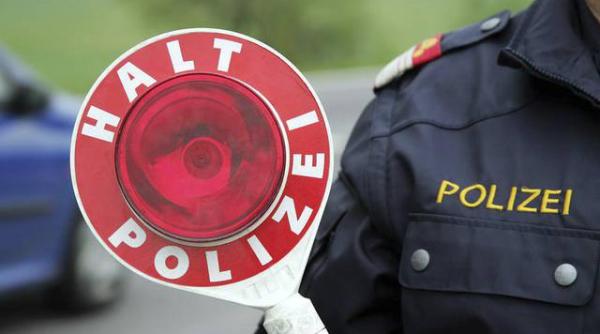 Români deghizați în polițiști, arestați în Austria