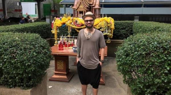 Un artist român dă lovitura în Asia