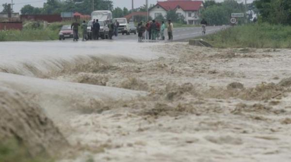 INUNDAȚII în România: Situația actualizată, informațiile zilei din țară