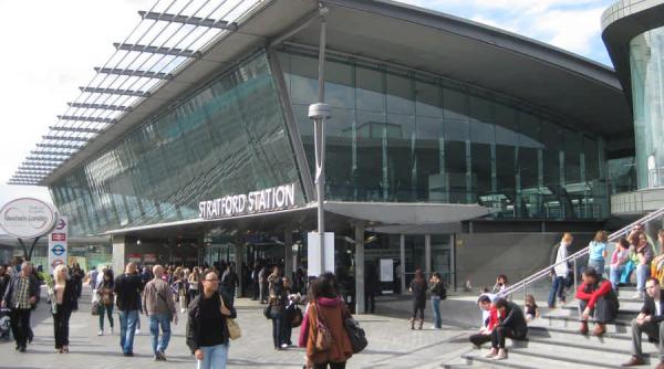 Londra: Român de 20 de ani, UCIS de o gașcă de cartier