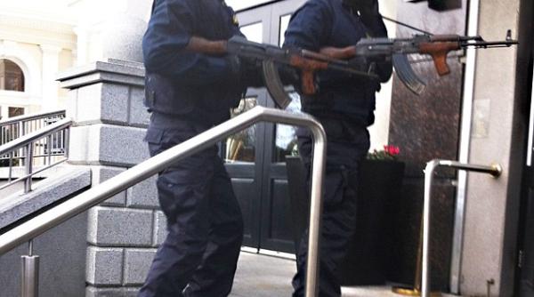 Un jurnalist și soția lui, împușcați în plină stradă în Franța