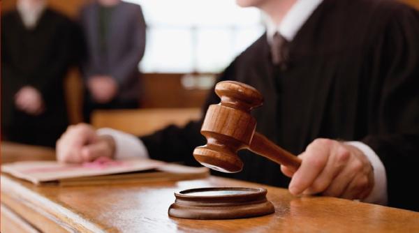 Doi hoți de fier vechi din România fac pușcărie redusă după recunoașterea faptei