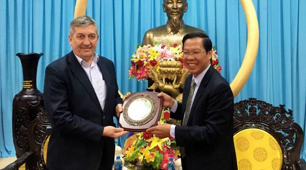 Grupul de prietenie România-Vietnam, primit cu fast la Ho Și Min