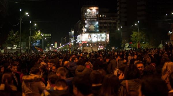 Proteste. Românii ies ÎN STRADĂ pe 12 mai: Vrem Europa, NU dictatură 