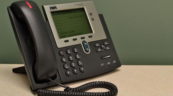 Escrocheria „Comisionarul” a păcălit mulți români cu rude în străinătate