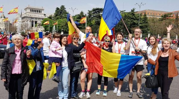 Jumătate din tinerii români vor să plece din țară 