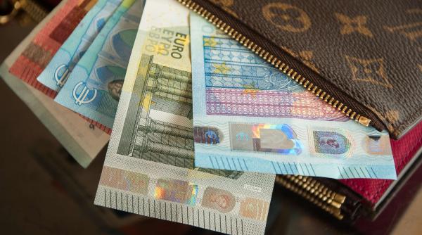 Înșelătoria cu criptomonede. Avertisment pentru români