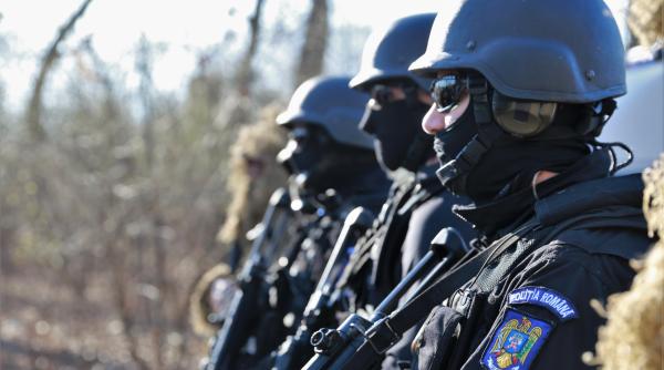 5 români reținuți pentru înșelătorii de 8 milioane de euro