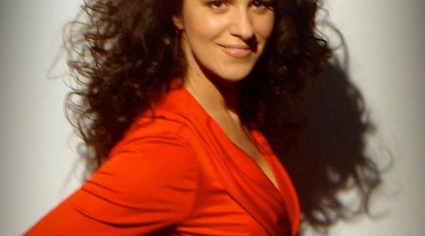 Angela Gheorghiu o atacă pe Firea: Invit pe toţi POLITICIENII români să se poarte CUVINCIOS 