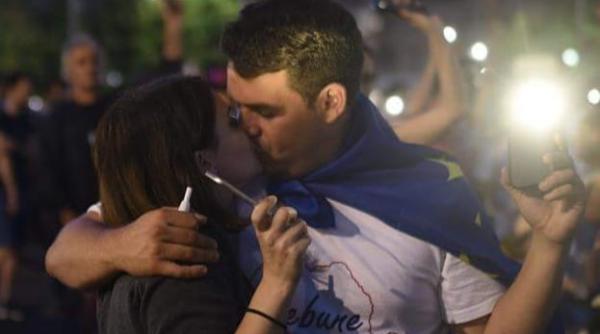 Protest diaspora. Cârstoiu, ofertă incredibilă pentru românii care ies în stradă