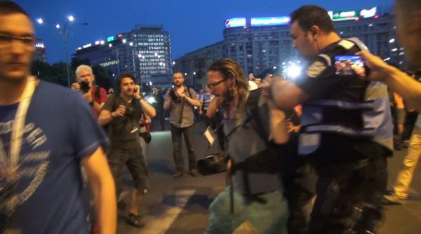 Jurnalist german ridicat de jandarmi: Jandarmeria Română a devenit o instituție scăpată de sub control, o FORȚĂ OPRESIVĂ care face abuzuri sistematice