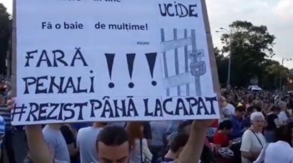 Protest în fața Palatului Parlamentului în ziua moțiunii