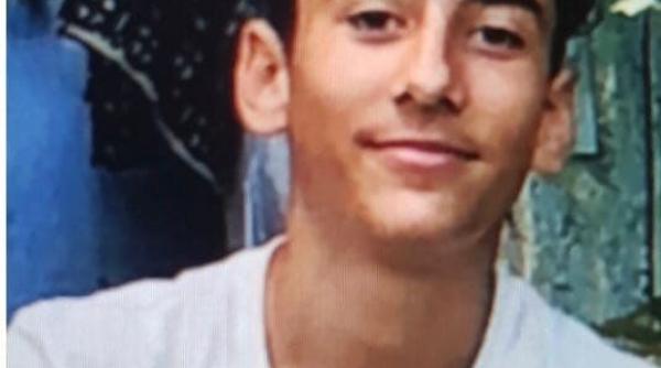 Copil răpit. Alertă în România. Copil răpit din mașina tatălui.  Ar putea fi dus peste graniță. Share 