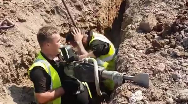 Români, la muncă în străinătate, faza zilei. Au dat în mintea copiilor? Video viral