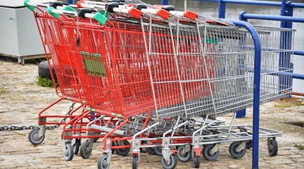 Spania: O româncă fura din locuințe cu căruciorul de la hipermarket 