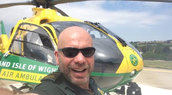 Marius Sandu, UK Ambulance Service: Sunt tură de noapte, dar vin la protest