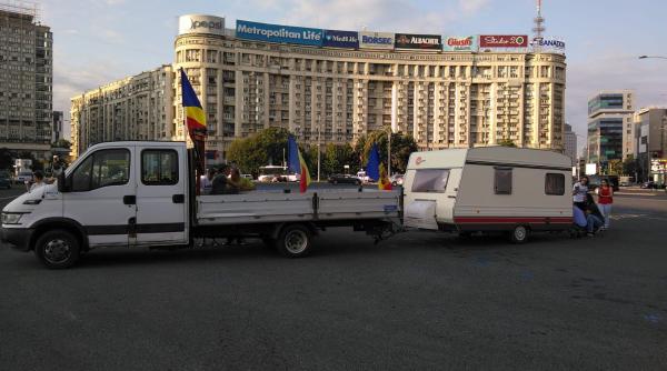 Miting 10 August. Fotografia zilei: Protestatar, la masă cu Dăncilă