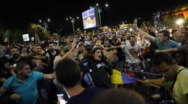 Jurnaliști celebri: A existat un plan de SACRIFICARE a jandarmeriței pentru a arunca țara în HAOS?