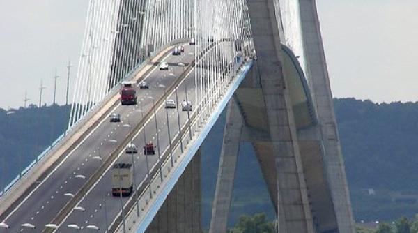 Franța. Peste 800 de poduri riscă să se prăbușească