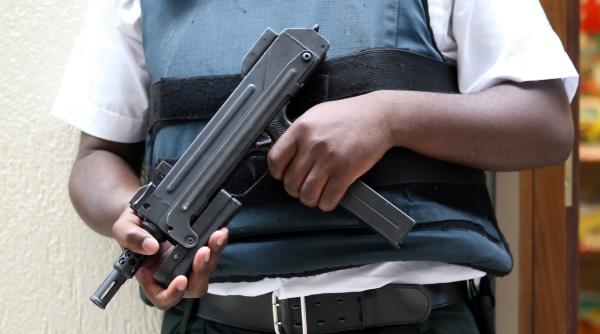 Spania: Terorist omorât înainte de atac. Ce voia să facă 