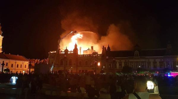 Oradea. Incendiu devastator. România în alertă. Video+Foto