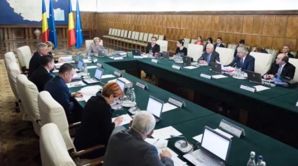 România se împrumută pe bandă rulantă. Pe ce vrea să toace 450 de milioane de euro