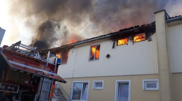 Incendiu la un hostel din Cehia, unde erau cazați mai mulți români