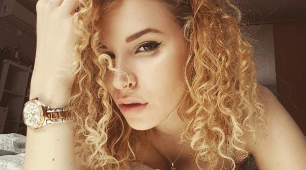 O profesoară de engleză va reprezenta România la Miss Tourism. FOTO