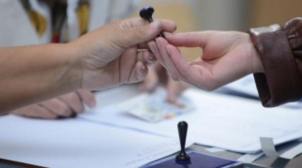 PREZENȚA la Referendum. Primele date: La ora 10 au votat  0,97%  