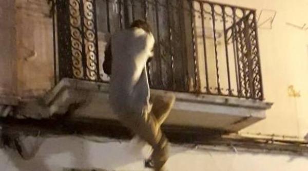 Spania: Român, surprins în timp ce jefuia o casă