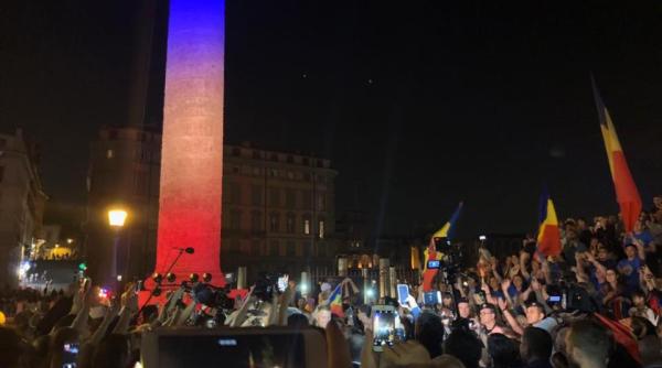 EMOȚIONANT. Columna lui Traian, iluminată în culorile României: "România nu moare și nu se predă" 