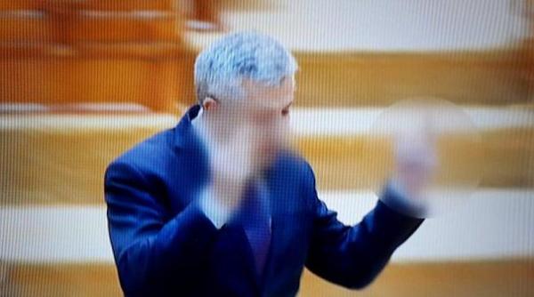 Scene REVOLTĂTOARE în Parlament: Florin Iordache a arătat semne OBSCENE. Reacție incredibilă: Vi s-a PĂRUT 