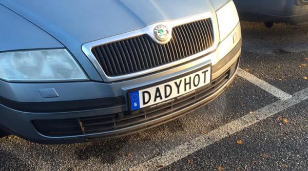 Șoferul cu numere cu mesaj anti-PSD se întoarce: ”DADY HOȚ”