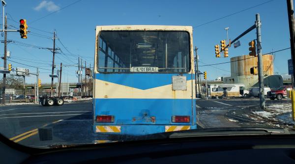 Imaginea zilei. Autobuz românesc pe străzile din SUA