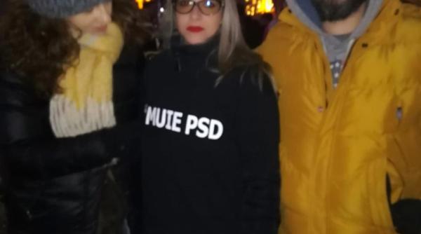 Oana Stănciulescu, în Piața Victoriei: Aveți grijă cu ce vă îmbrăcați, PARTIDUL vă amendează