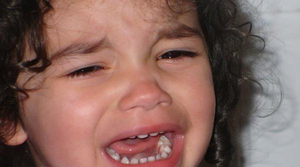 Fetița MOARTĂ de foame. Avertisment Salvați Copiii: alți trei copii, ÎN PERICOL 