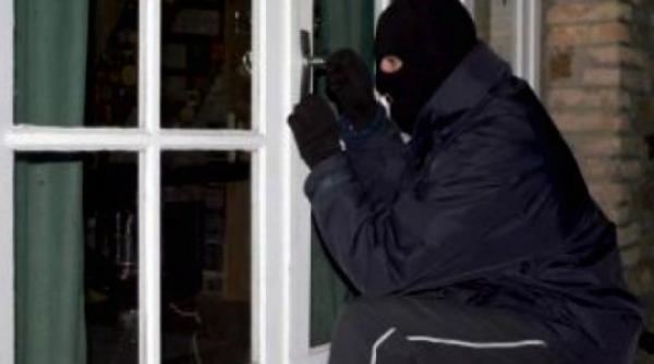 Franța. Rețea de hoți români, ANIHILATĂ. Prejudiciu de peste 400.000 de euro