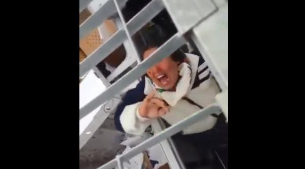Italia. Imagini ȘOCANTE. Două persoane de etnie romă ÎNCHISE în container după ce au fost prinse la furat (VIDEO)
